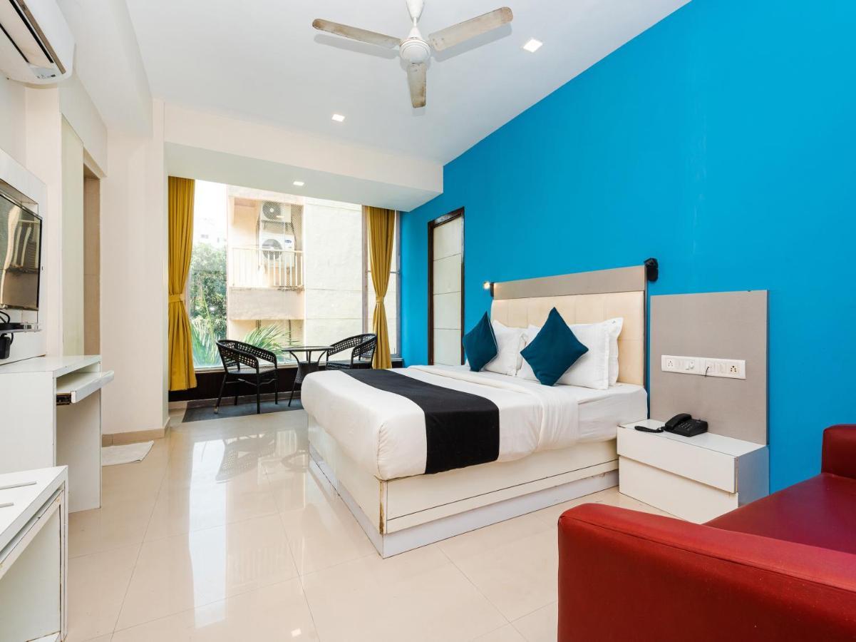 Hotel Aura - Near Malad Link Road غوراي المظهر الخارجي الصورة