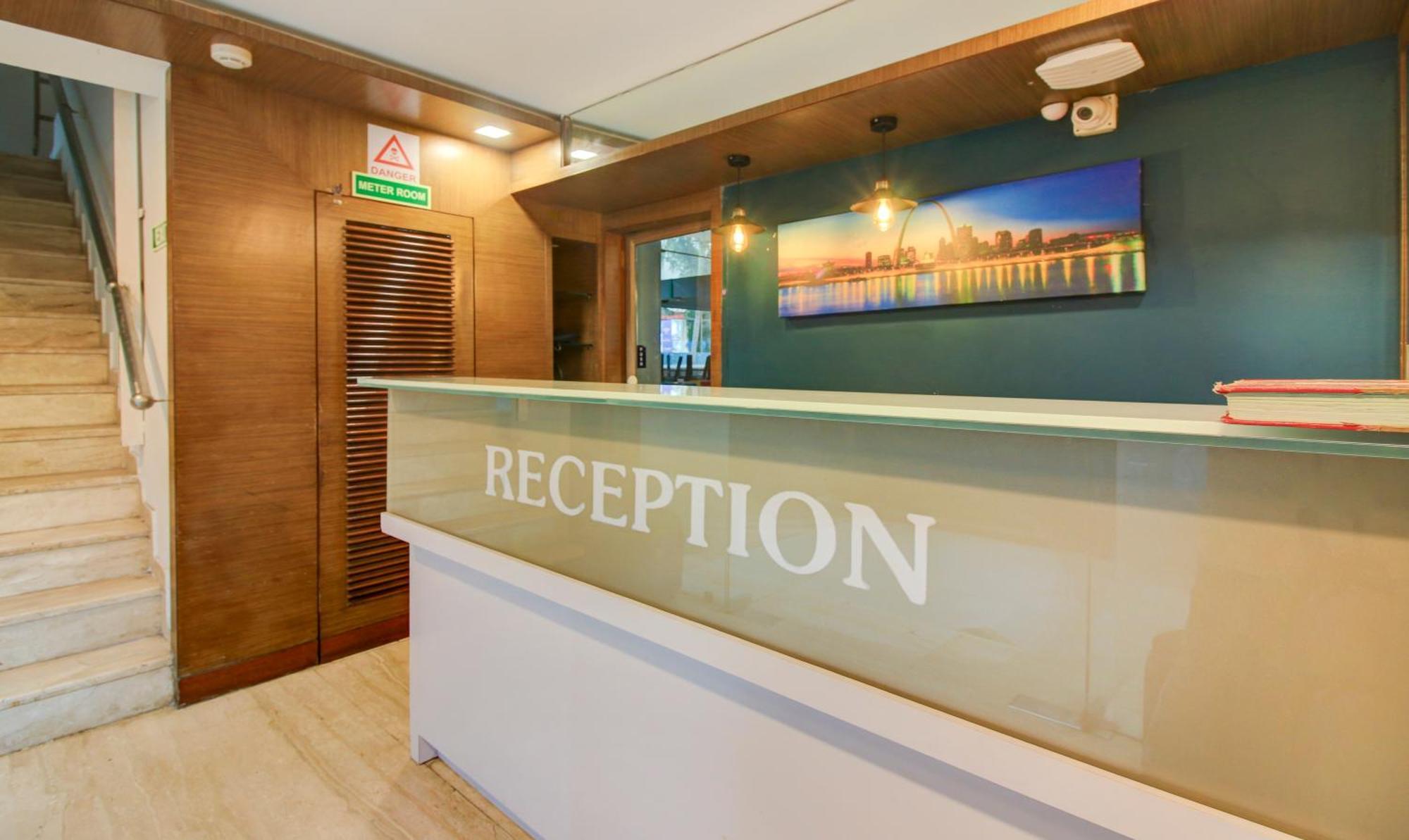 Hotel Aura - Near Malad Link Road غوراي المظهر الخارجي الصورة